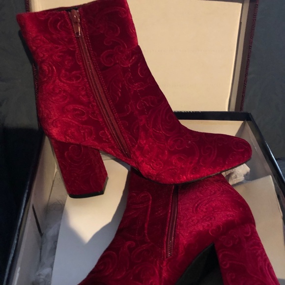 All ankle boots $40 ea size 8.... gold pr 10 - Picture 8 of 10